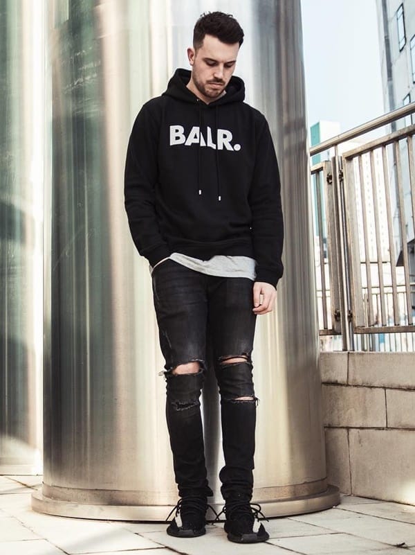 Gentle Black Hoodie Ideas for Men To Look Stylish