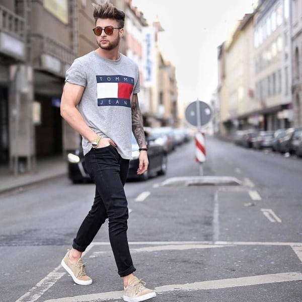 grey t shirt outfit men