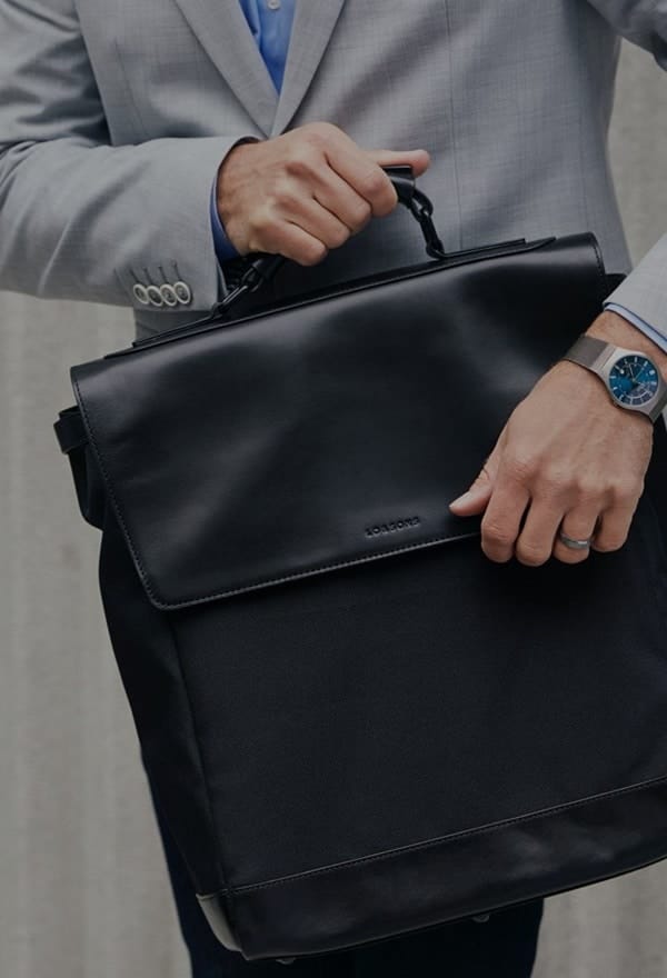 Stylish Office Bags For Men To Move In Style