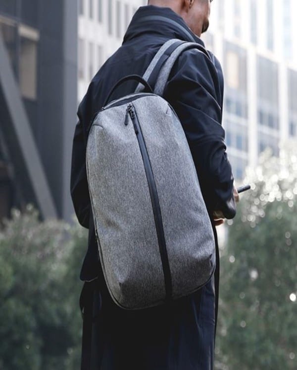 Stylish Office Bags For Men To Move In Style