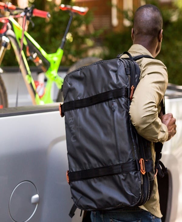 Stylish Office Bags For Men To Move In Style