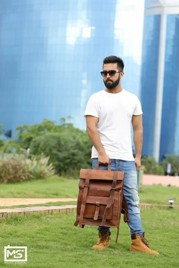 Stylish Office Bags For Men To Move In Style