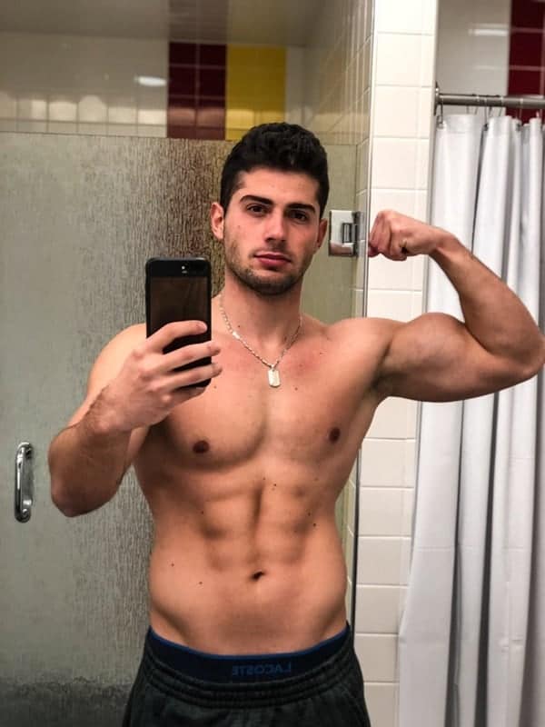 62 Best Selfie Poses For Guys To Copy Right Now Fashion Hombre