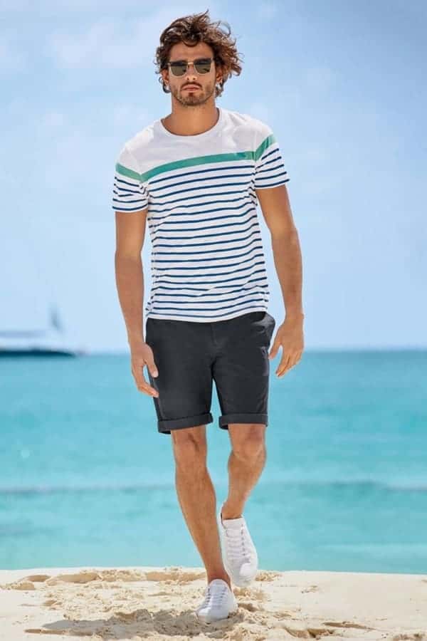 Cool And Stylish Beach Outfit For Men