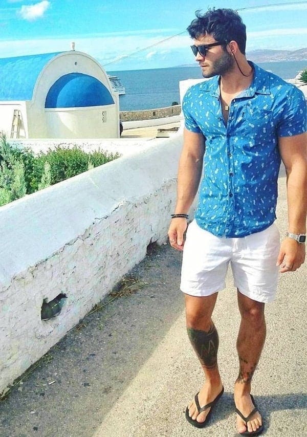 Cool And Stylish Beach Outfit For Men