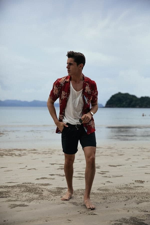 40 Cool Summer Beach Outfits For Men To Try - Fashion Hombre