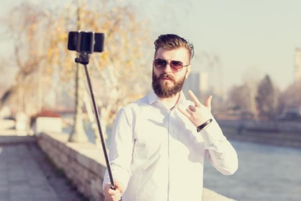 Best Selfie Poses For Guys To Copy Right Now!