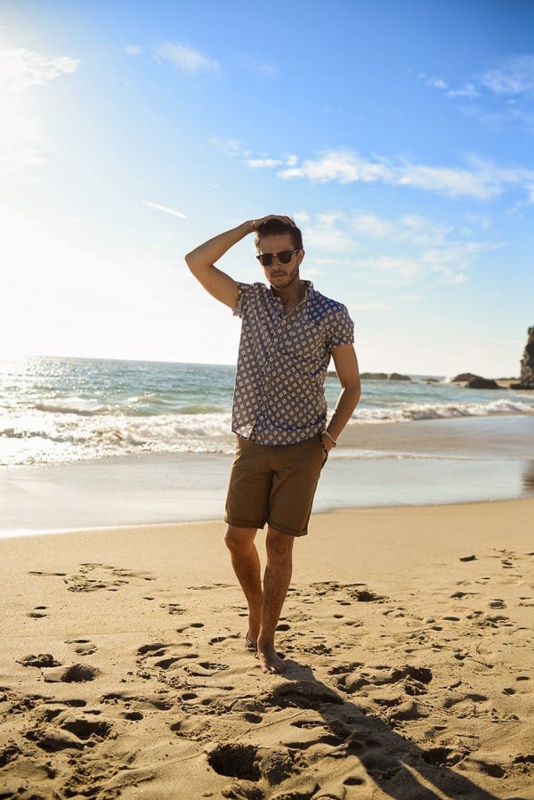 Cool Summer Beach Outfits For Men To Try