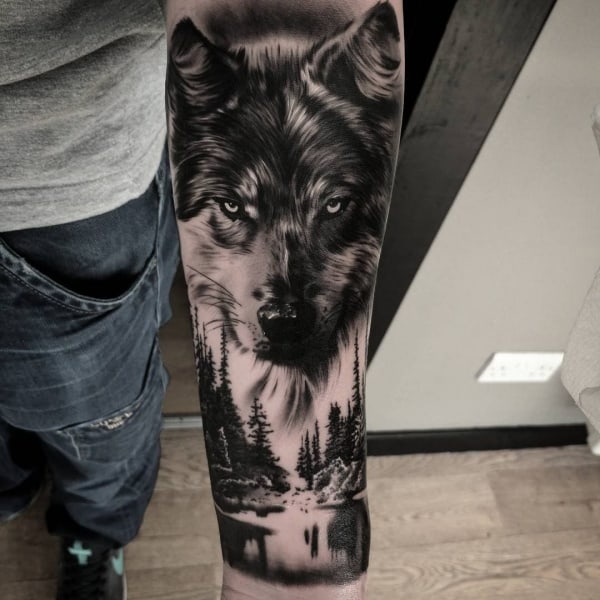 Wolf Forearm Tattoos For Guys