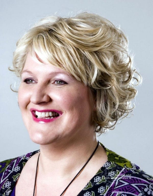 20 Short curly hairstyles for fat faces and double chins 2020 for Medium Length