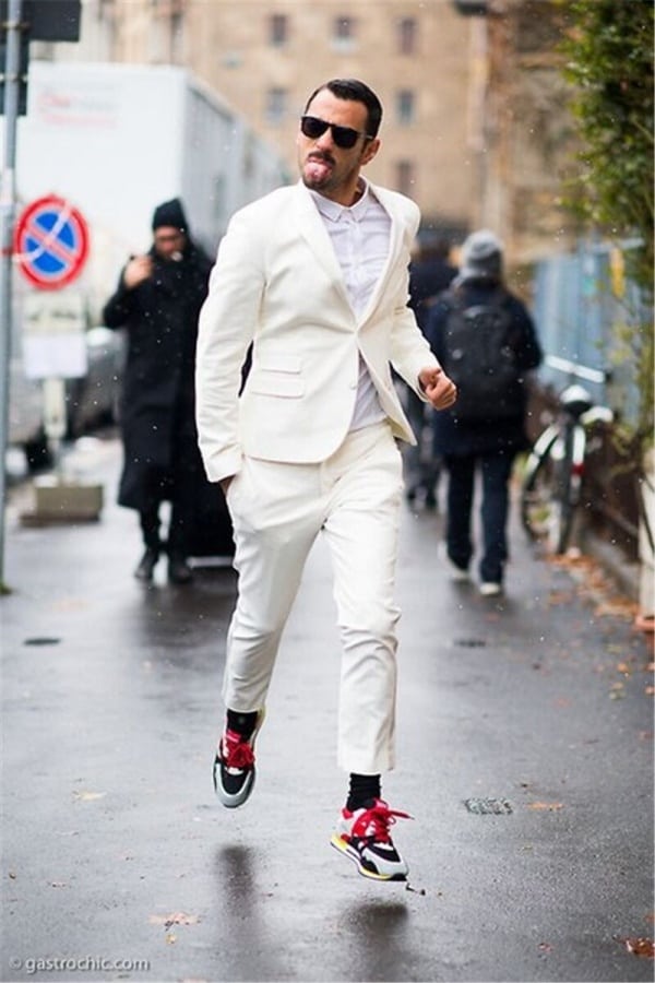 Stylish Suit With Sneakers Outfit Ideas