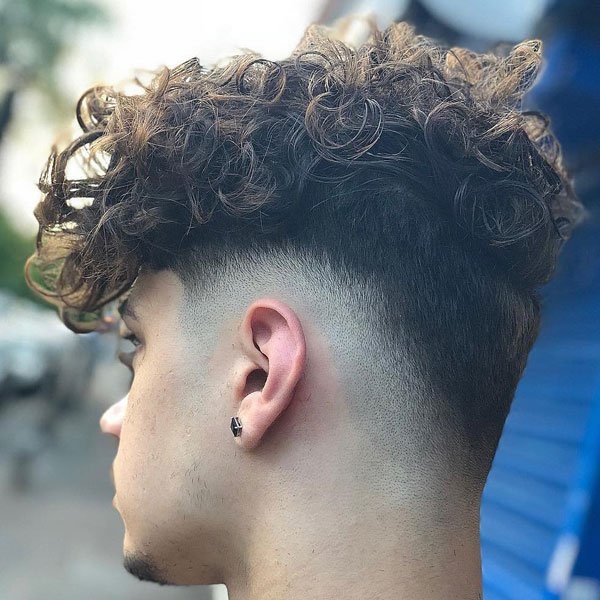 hairstyles for men with curly hair