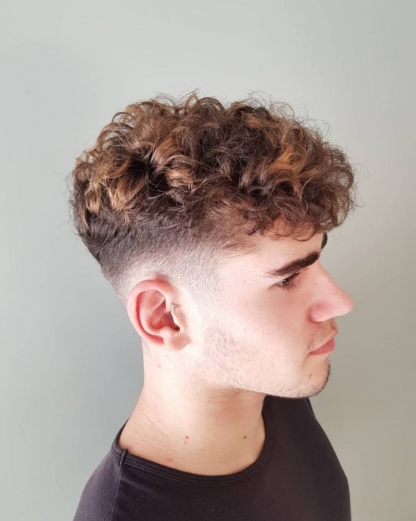 hairstyles for men with curly hair